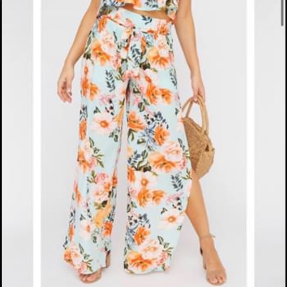 BRAND NEW CHARLOTTE RUSSE SET - Picture 2 of 4